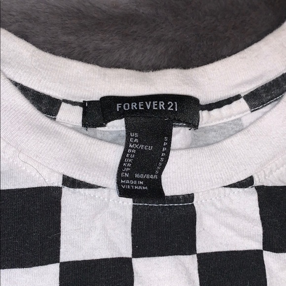 Black and white checkered crop top, from Forever21 - Picture 3 of 3